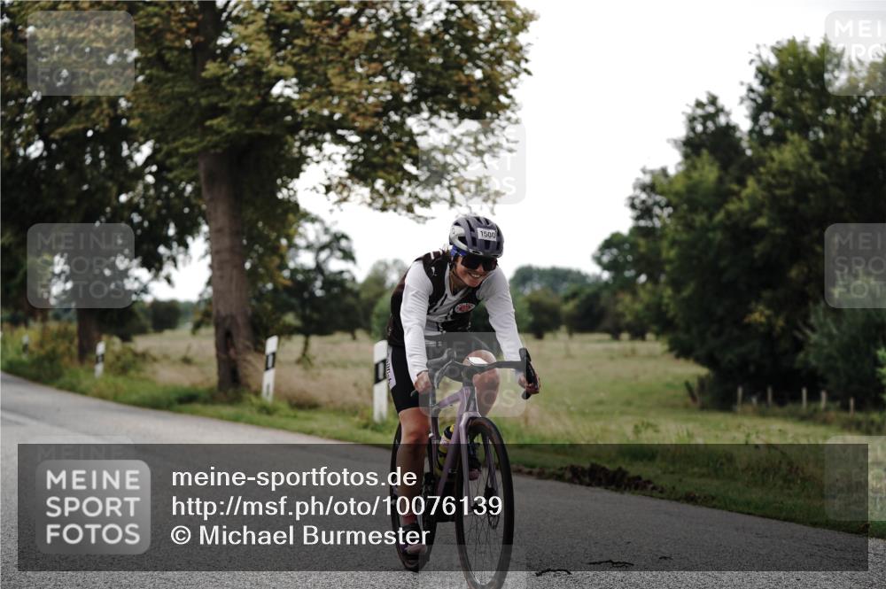 30.08.2026 - Elbe Triathlon Hamburg Michael Burmester http://msf.ph/oto/10076139 30.08.2026 11:15:12 Radfahren 1500 meine-sportfotos.de