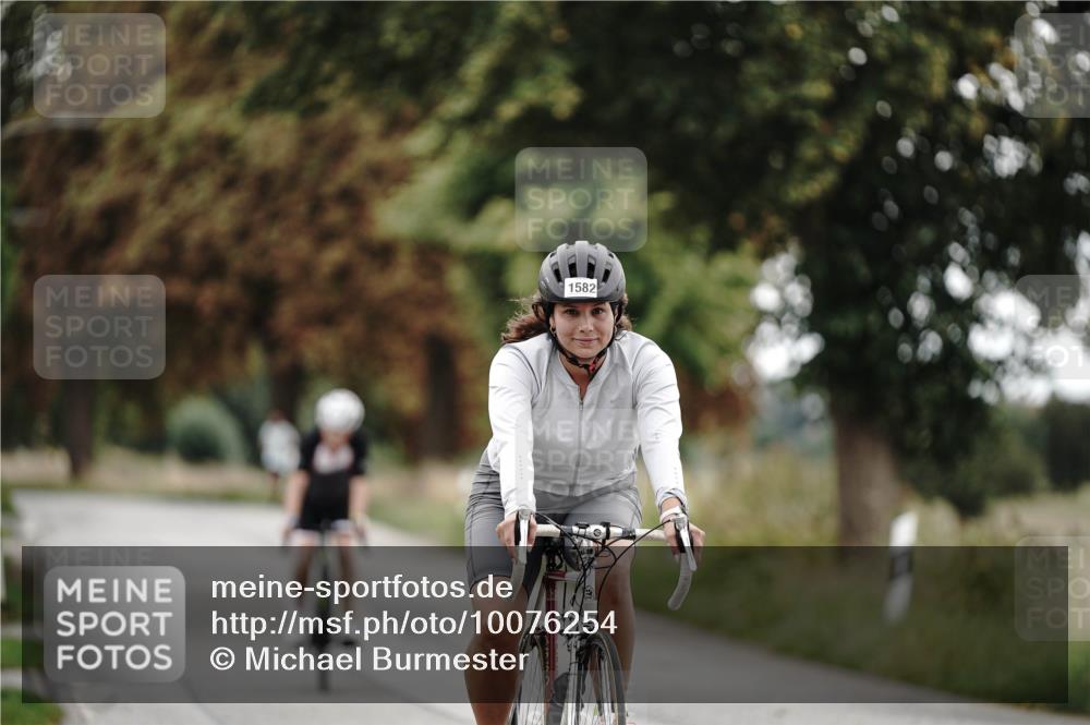30.08.2026 - Elbe Triathlon Hamburg Michael Burmester http://msf.ph/oto/10076254 30.08.2026 11:17:32 Radfahren 1301, 1332, 1582 meine-sportfotos.de