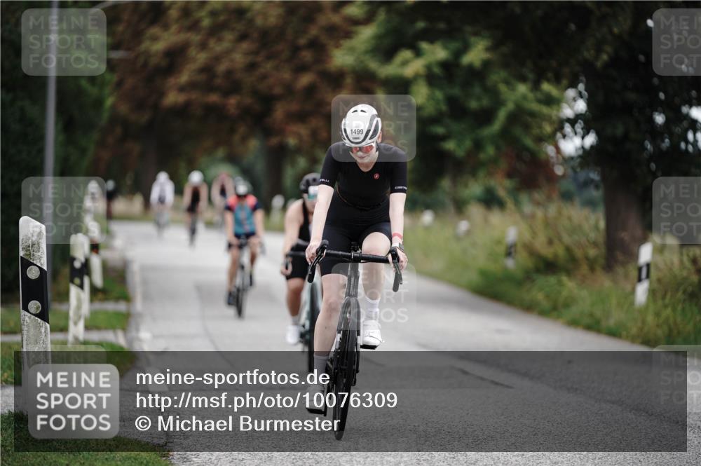 30.08.2026 - Elbe Triathlon Hamburg Michael Burmester http://msf.ph/oto/10076309 30.08.2026 11:18:27 Radfahren 1499, 1504, 1527 meine-sportfotos.de