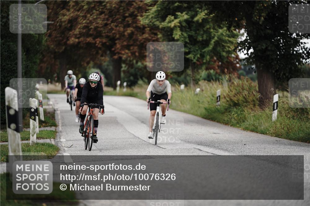 30.08.2026 - Elbe Triathlon Hamburg Michael Burmester http://msf.ph/oto/10076326 30.08.2026 11:18:40 Radfahren 1333, 1412, 1426, 1495, 1512, 1534 meine-sportfotos.de