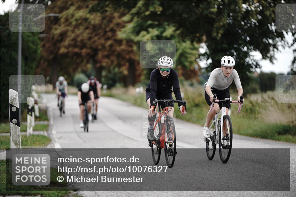 30.08.2026 - Elbe Triathlon Hamburg Michael Burmester http://msf.ph/oto/10076327 30.08.2026 11:18:42 Radfahren 1333, 1412, 1512, 1534, 1542 meine-sportfotos.de
