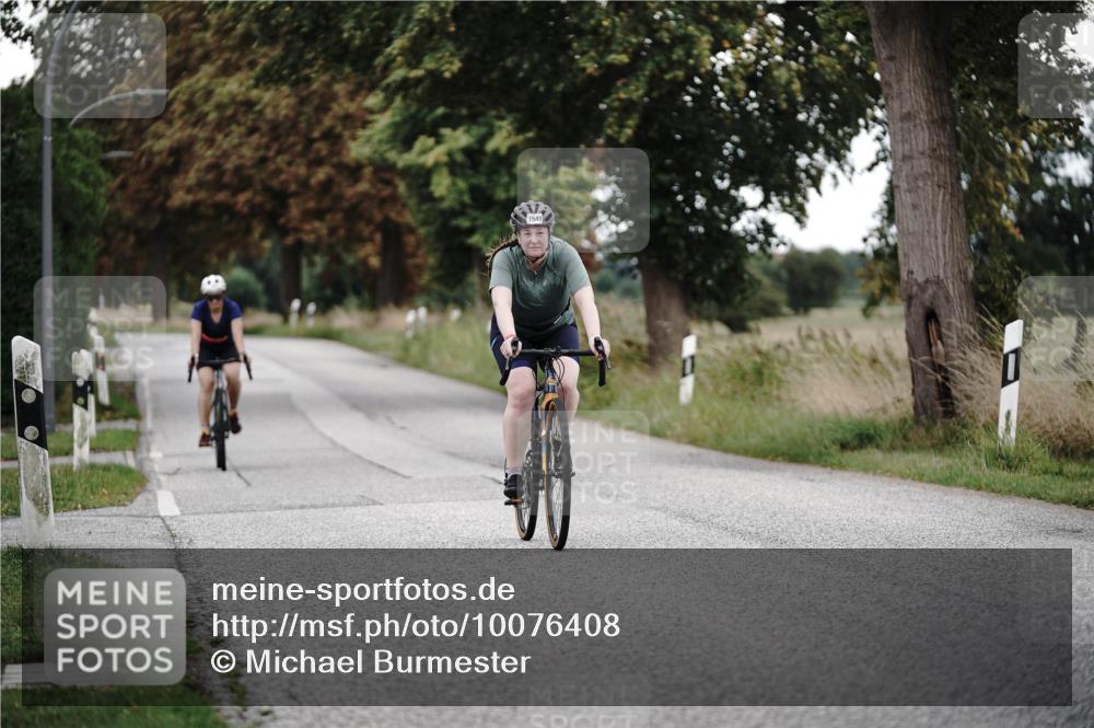 30.08.2026 - Elbe Triathlon Hamburg Michael Burmester http://msf.ph/oto/10076408 30.08.2026 11:19:59 Radfahren 1535, 1540, 1543 meine-sportfotos.de
