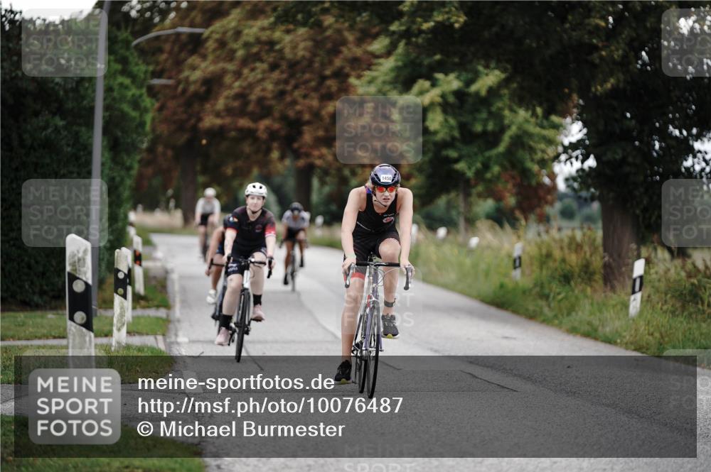 30.08.2026 - Elbe Triathlon Hamburg Michael Burmester http://msf.ph/oto/10076487 30.08.2026 11:21:21 Radfahren 1411, 1450, 1537, 1557, 1566, 1702 meine-sportfotos.de