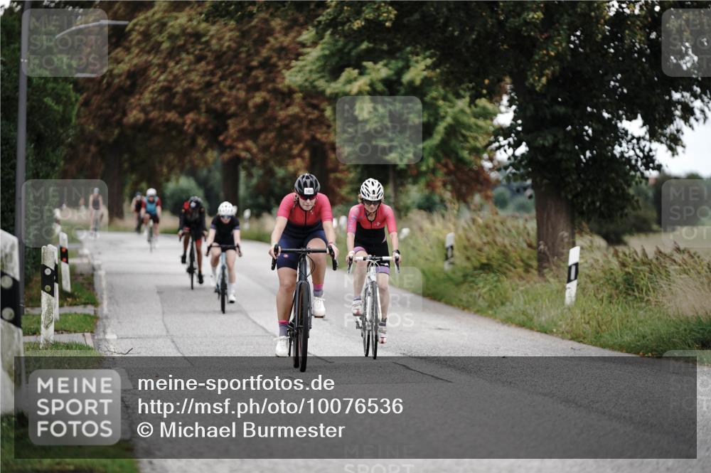 30.08.2026 - Elbe Triathlon Hamburg Michael Burmester http://msf.ph/oto/10076536 30.08.2026 11:21:56 Radfahren 1391, 1400, 1423, 1658, 1715 meine-sportfotos.de