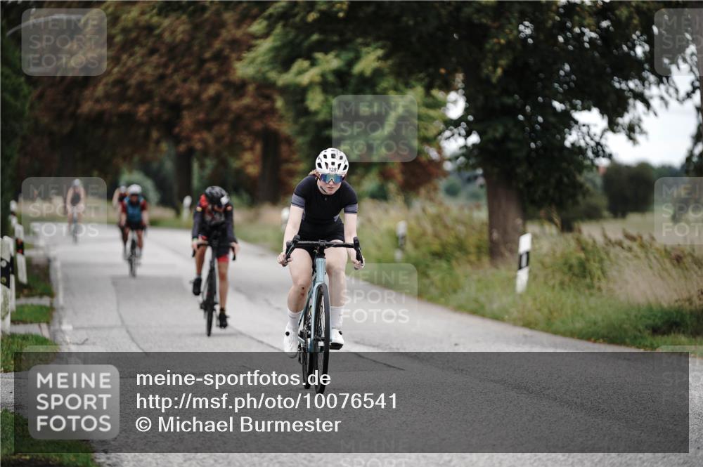 30.08.2026 - Elbe Triathlon Hamburg Michael Burmester http://msf.ph/oto/10076541 30.08.2026 11:21:59 Radfahren 801, 1391, 1400, 1423, 1658 meine-sportfotos.de