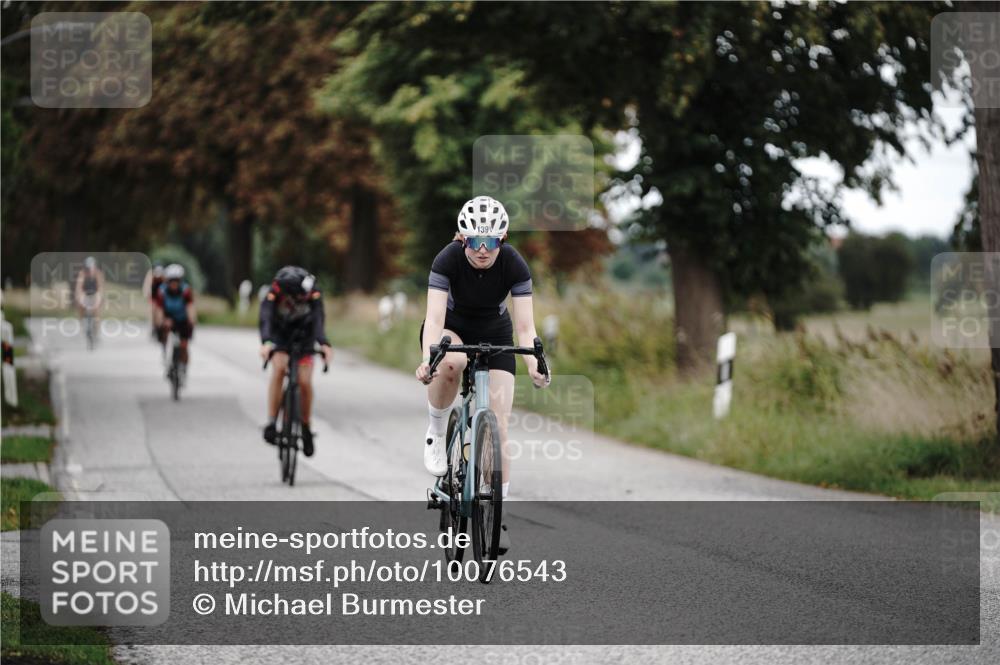 30.08.2026 - Elbe Triathlon Hamburg Michael Burmester http://msf.ph/oto/10076543 30.08.2026 11:21:59 Radfahren 801, 1391, 1400, 1423, 1658 meine-sportfotos.de