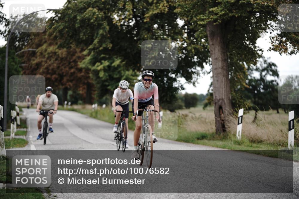 30.08.2026 - Elbe Triathlon Hamburg Michael Burmester http://msf.ph/oto/10076582 30.08.2026 11:22:38 Radfahren 1095, 1401, 1483 meine-sportfotos.de