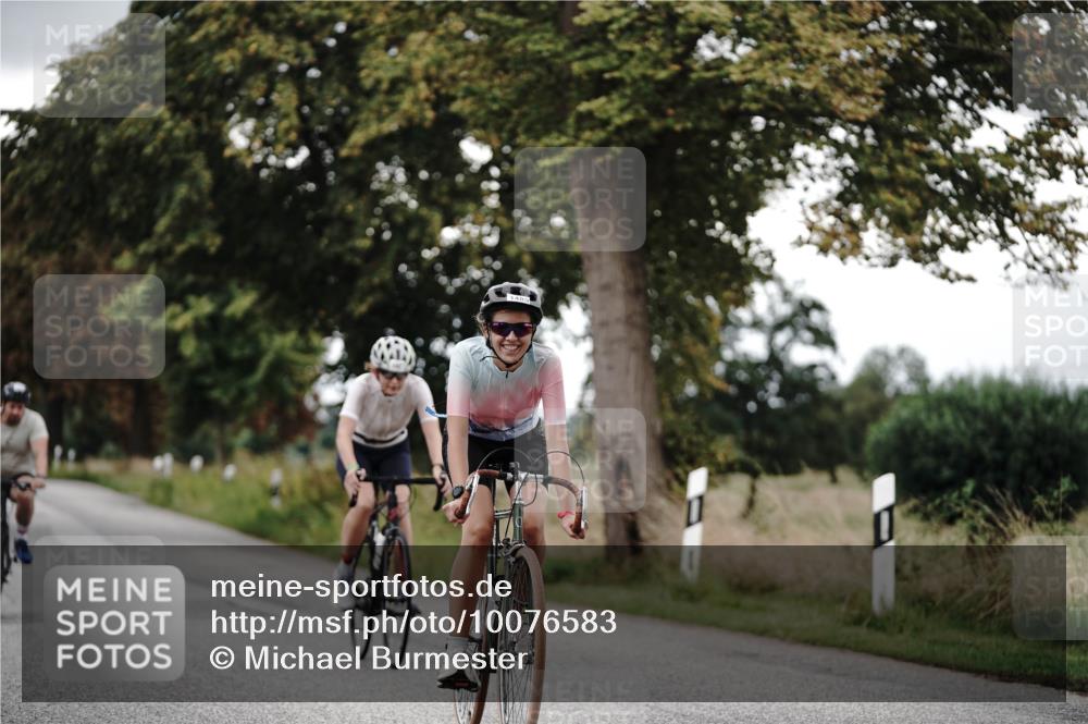 30.08.2026 - Elbe Triathlon Hamburg Michael Burmester http://msf.ph/oto/10076583 30.08.2026 11:22:38 Radfahren 1095, 1401, 1483 meine-sportfotos.de