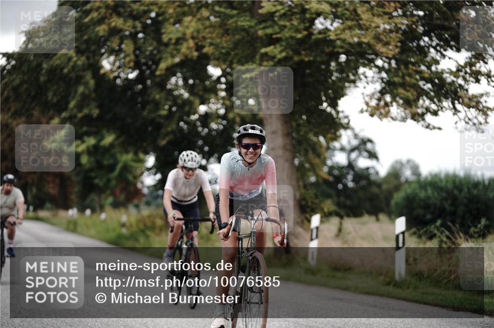 30.08.2026 - Elbe Triathlon Hamburg Michael Burmester http://msf.ph/oto/10076585 30.08.2026 11:22:38 Radfahren 1095, 1401, 1483 meine-sportfotos.de