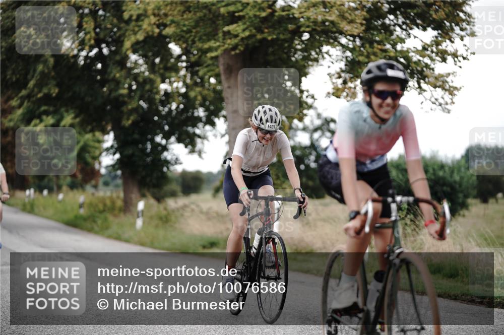 30.08.2026 - Elbe Triathlon Hamburg Michael Burmester http://msf.ph/oto/10076586 30.08.2026 11:22:39 Radfahren 1095, 1401, 1483 meine-sportfotos.de
