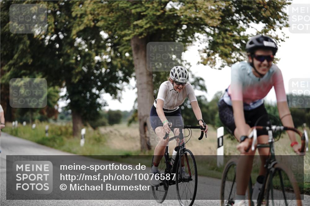 30.08.2026 - Elbe Triathlon Hamburg Michael Burmester http://msf.ph/oto/10076587 30.08.2026 11:22:39 Radfahren 1095, 1401, 1483 meine-sportfotos.de