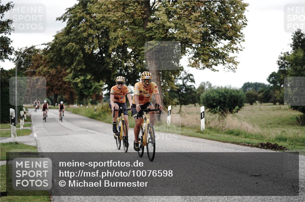30.08.2026 - Elbe Triathlon Hamburg Michael Burmester http://msf.ph/oto/10076598 30.08.2026 11:22:48 Radfahren 1424, 1585, 1593 meine-sportfotos.de