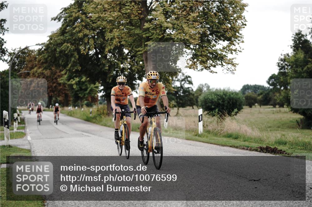 30.08.2026 - Elbe Triathlon Hamburg Michael Burmester http://msf.ph/oto/10076599 30.08.2026 11:22:48 Radfahren 1424, 1585, 1593 meine-sportfotos.de