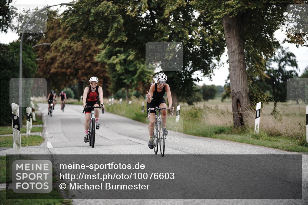 30.08.2026 - Elbe Triathlon Hamburg Michael Burmester http://msf.ph/oto/10076603 30.08.2026 11:22:51 Radfahren 1424, 1585, 1593, 1637 meine-sportfotos.de