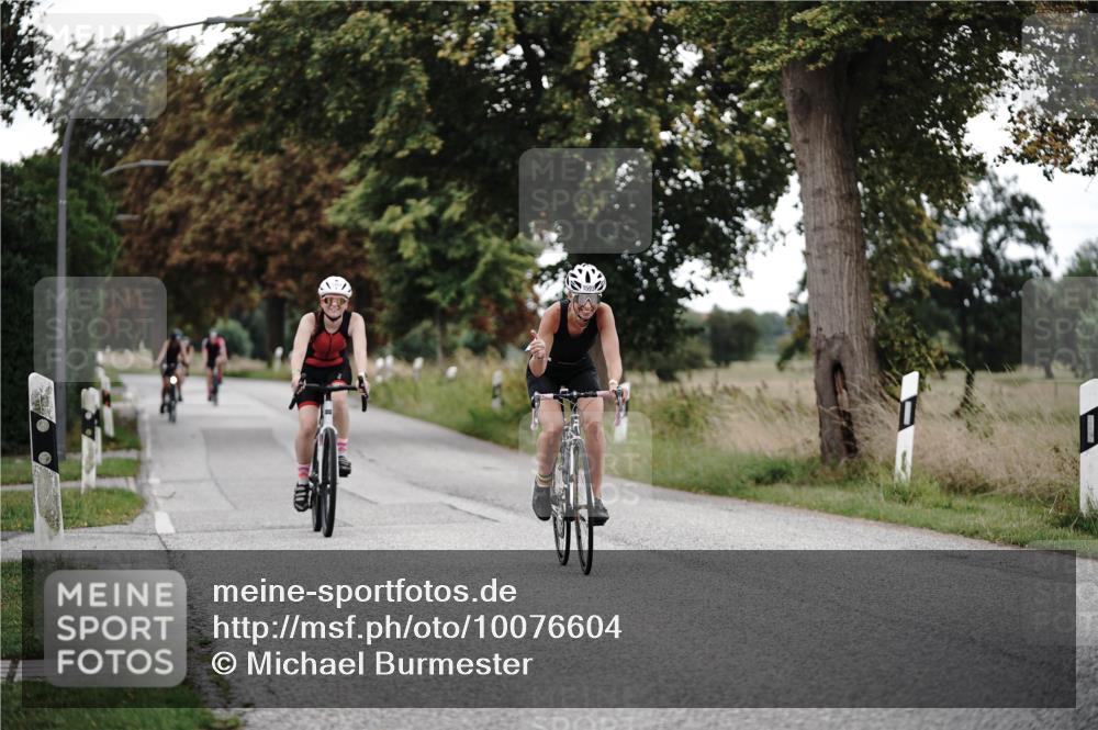 30.08.2026 - Elbe Triathlon Hamburg Michael Burmester http://msf.ph/oto/10076604 30.08.2026 11:22:51 Radfahren 1424, 1585, 1593, 1637 meine-sportfotos.de