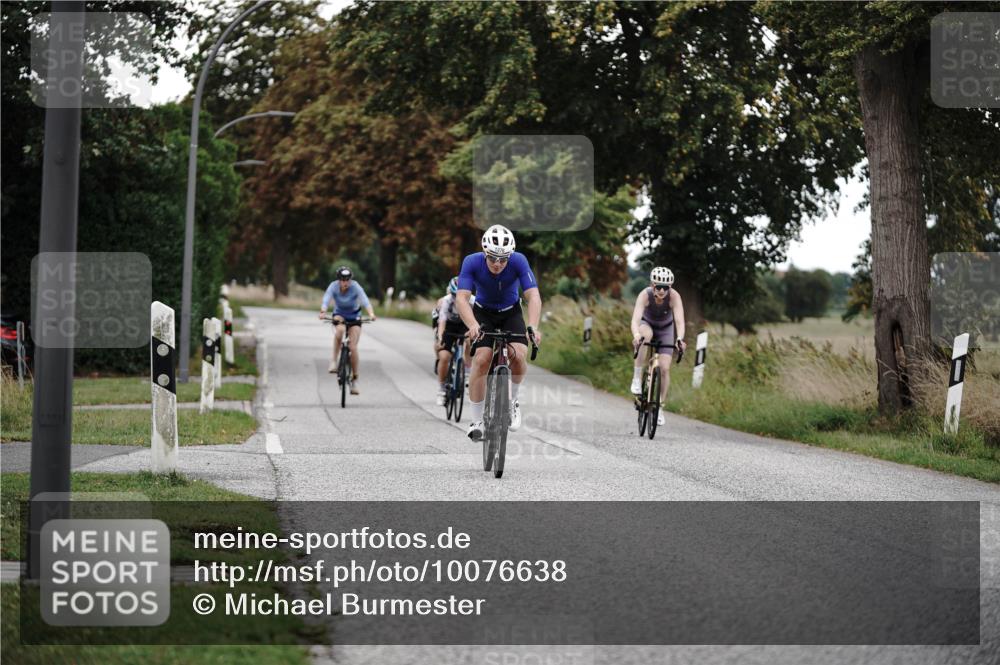 30.08.2026 - Elbe Triathlon Hamburg Michael Burmester http://msf.ph/oto/10076638 30.08.2026 11:23:20 Radfahren 1376, 1428, 1626, 1631, 1694 meine-sportfotos.de