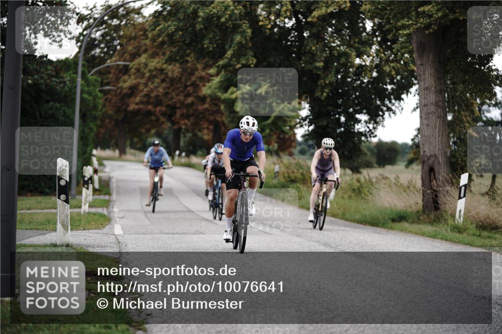 30.08.2026 - Elbe Triathlon Hamburg Michael Burmester http://msf.ph/oto/10076641 30.08.2026 11:23:20 Radfahren 1376, 1428, 1626, 1631, 1694 meine-sportfotos.de