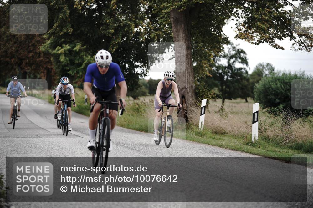 30.08.2026 - Elbe Triathlon Hamburg Michael Burmester http://msf.ph/oto/10076642 30.08.2026 11:23:20 Radfahren 1376, 1428, 1626, 1631, 1694 meine-sportfotos.de