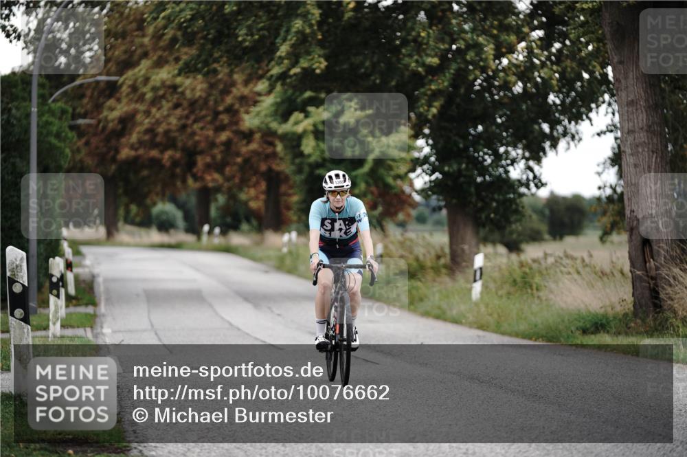 30.08.2026 - Elbe Triathlon Hamburg Michael Burmester http://msf.ph/oto/10076662 30.08.2026 11:24:09 Radfahren 1388 meine-sportfotos.de