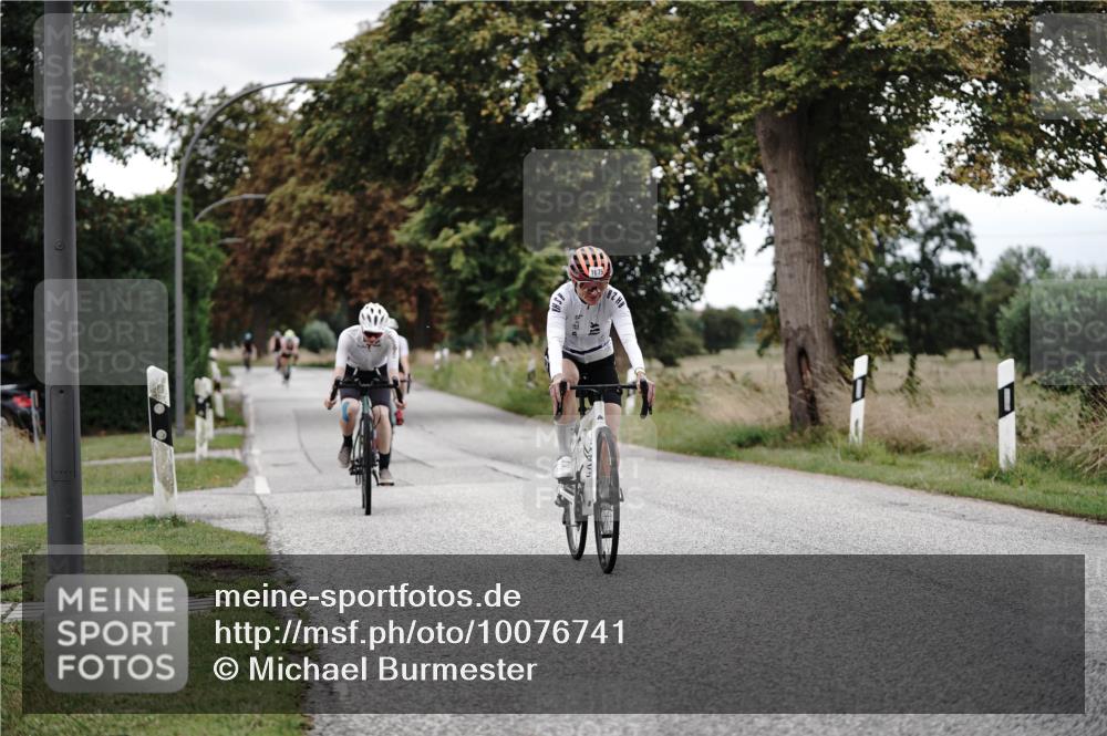 30.08.2026 - Elbe Triathlon Hamburg Michael Burmester http://msf.ph/oto/10076741 30.08.2026 11:25:51 Radfahren 1396, 1601, 1602, 1675 meine-sportfotos.de