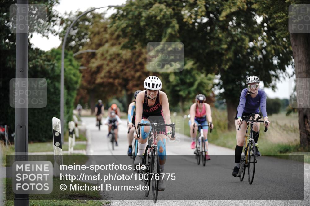 30.08.2026 - Elbe Triathlon Hamburg Michael Burmester http://msf.ph/oto/10076775 30.08.2026 11:26:30 Radfahren 1364, 1397, 1414, 1432, 1448, 1460, 1623, 1697 meine-sportfotos.de