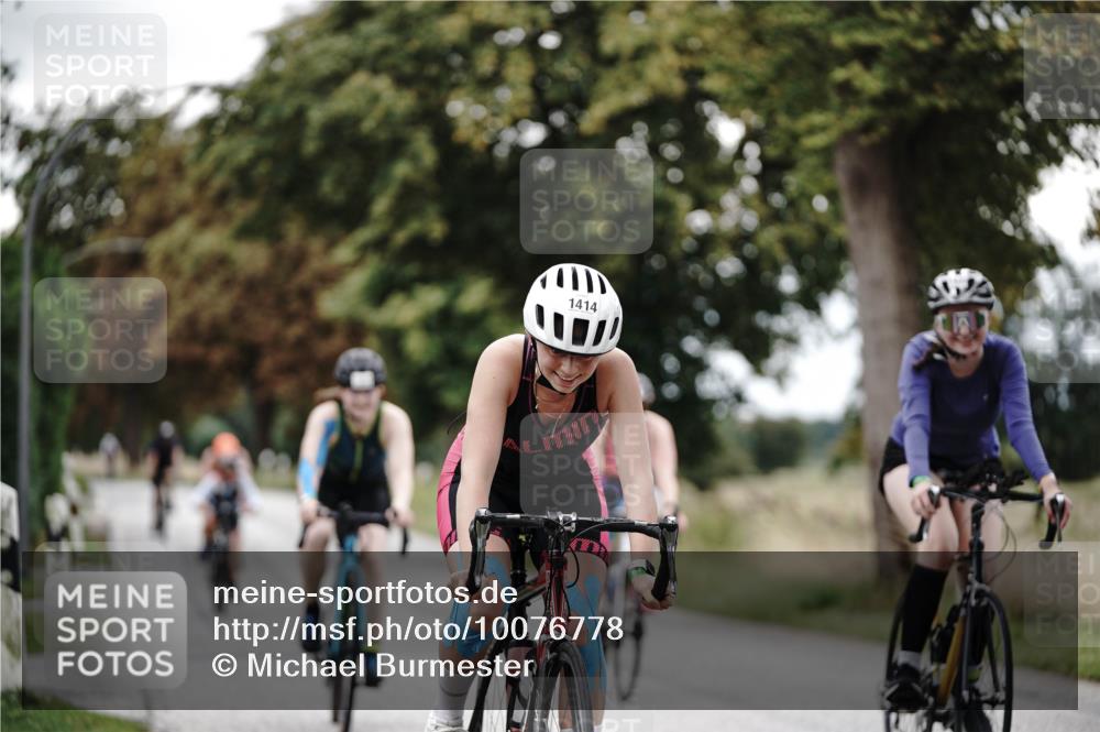 30.08.2026 - Elbe Triathlon Hamburg Michael Burmester http://msf.ph/oto/10076778 30.08.2026 11:26:31 Radfahren 1364, 1397, 1414, 1432, 1448, 1460, 1623 meine-sportfotos.de