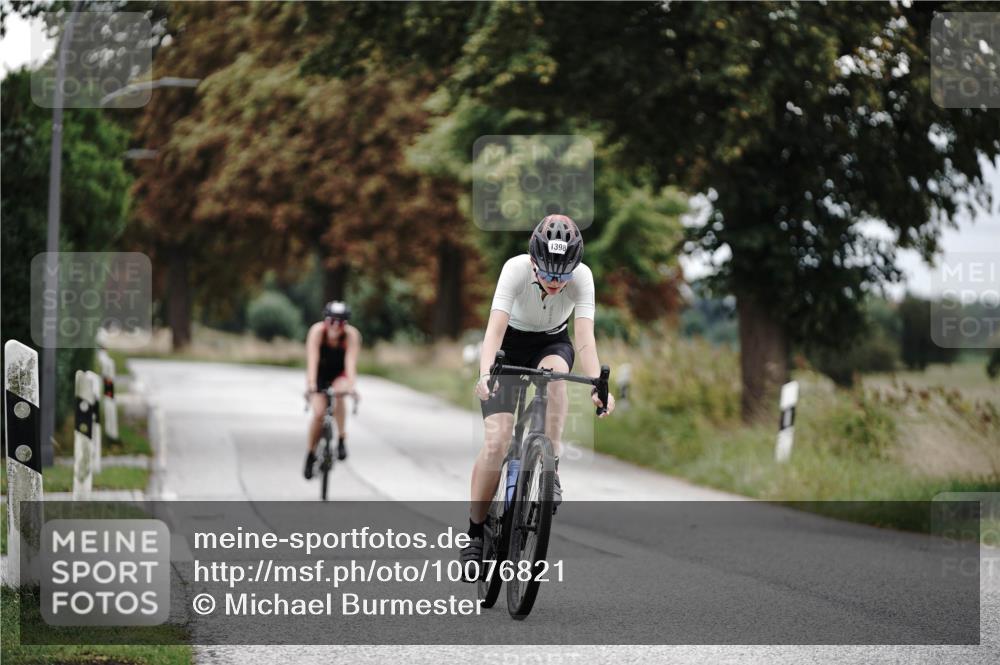 30.08.2026 - Elbe Triathlon Hamburg Michael Burmester http://msf.ph/oto/10076821 30.08.2026 11:27:04 Radfahren 1398, 1399, 1463 meine-sportfotos.de