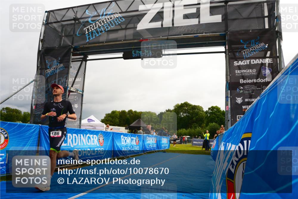 30.08.2026 - Elbe Triathlon Hamburg LAZAROV Photography http://msf.ph/oto/10078670 30.08.2026 09:57:39 Ziel 186 meine-sportfotos.de
