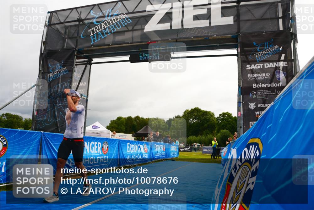 30.08.2026 - Elbe Triathlon Hamburg LAZAROV Photography http://msf.ph/oto/10078676 30.08.2026 09:57:51 Ziel 226 meine-sportfotos.de