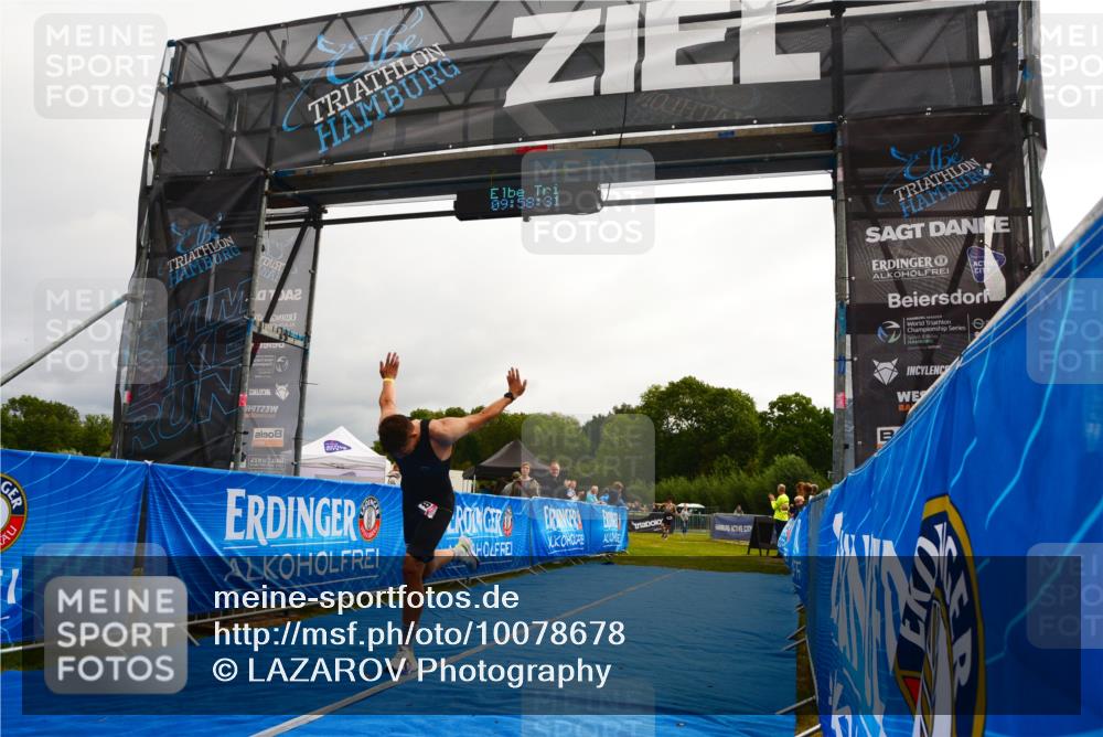 30.08.2026 - Elbe Triathlon Hamburg LAZAROV Photography http://msf.ph/oto/10078678 30.08.2026 09:58:32 Ziel 180, 203 meine-sportfotos.de