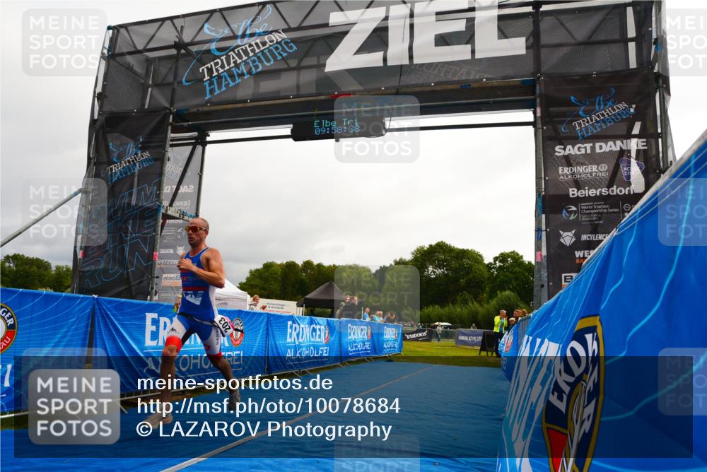 30.08.2026 - Elbe Triathlon Hamburg LAZAROV Photography http://msf.ph/oto/10078684 30.08.2026 09:58:39 Ziel 203 meine-sportfotos.de