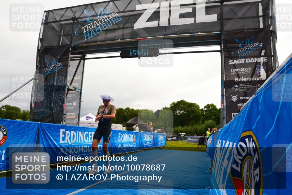 30.08.2026 - Elbe Triathlon Hamburg LAZAROV Photography http://msf.ph/oto/10078687 30.08.2026 09:59:02 Ziel 247 meine-sportfotos.de