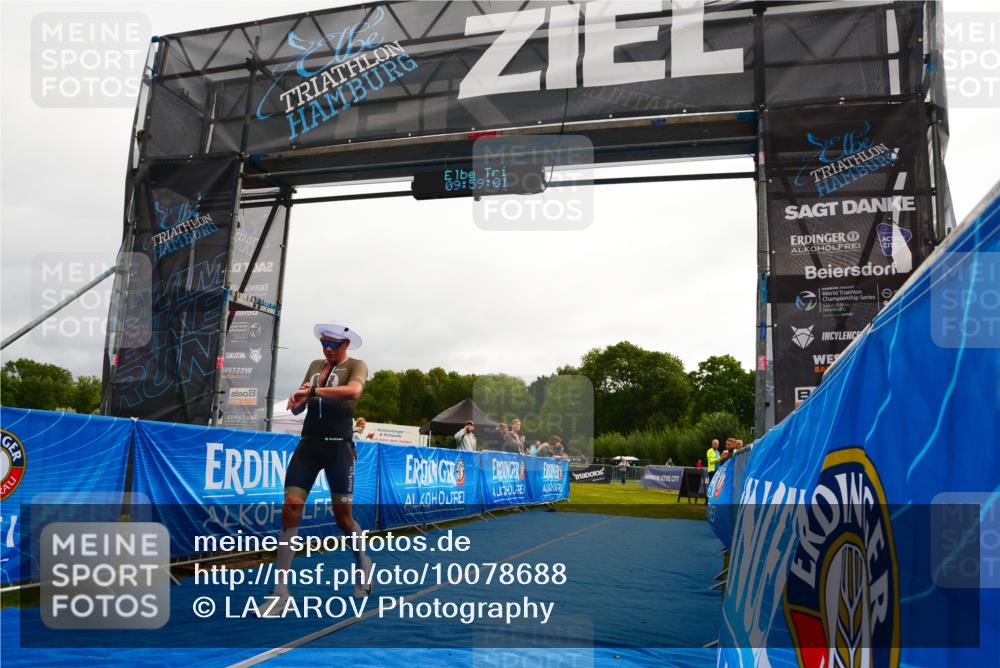 30.08.2026 - Elbe Triathlon Hamburg LAZAROV Photography http://msf.ph/oto/10078688 30.08.2026 09:59:02 Ziel 247 meine-sportfotos.de