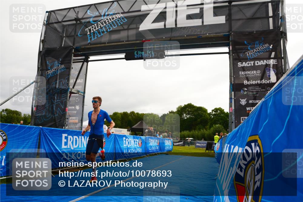 30.08.2026 - Elbe Triathlon Hamburg LAZAROV Photography http://msf.ph/oto/10078693 30.08.2026 09:59:14 Ziel 225 meine-sportfotos.de