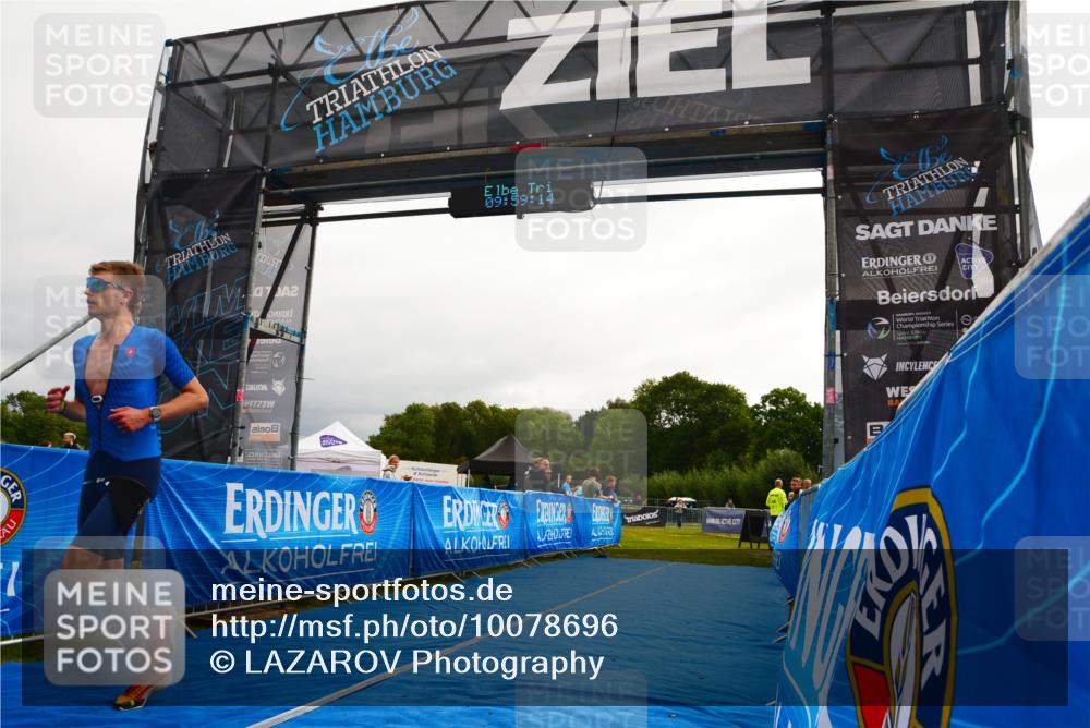 30.08.2026 - Elbe Triathlon Hamburg LAZAROV Photography http://msf.ph/oto/10078696 30.08.2026 09:59:14 Ziel 225 meine-sportfotos.de