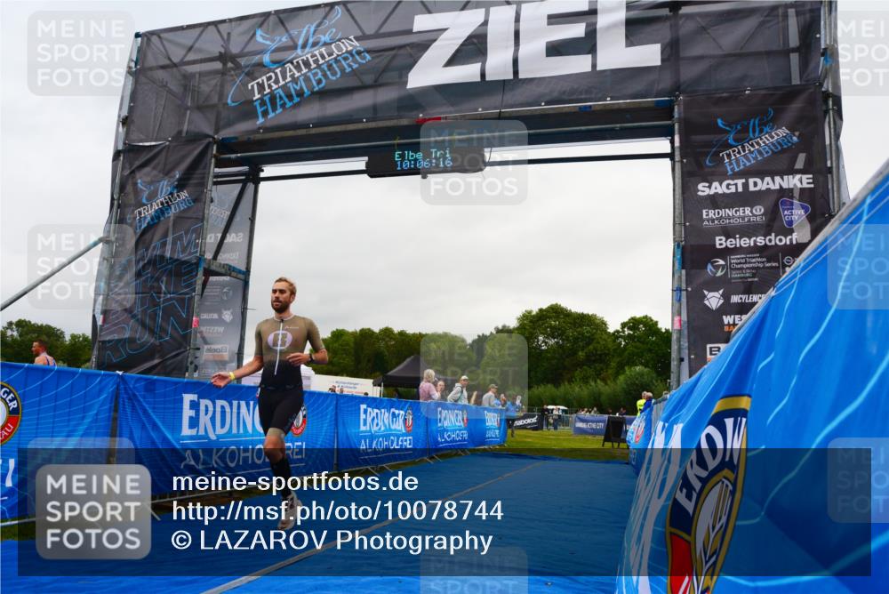 30.08.2026 - Elbe Triathlon Hamburg LAZAROV Photography http://msf.ph/oto/10078744 30.08.2026 10:06:16 Ziel 216 meine-sportfotos.de
