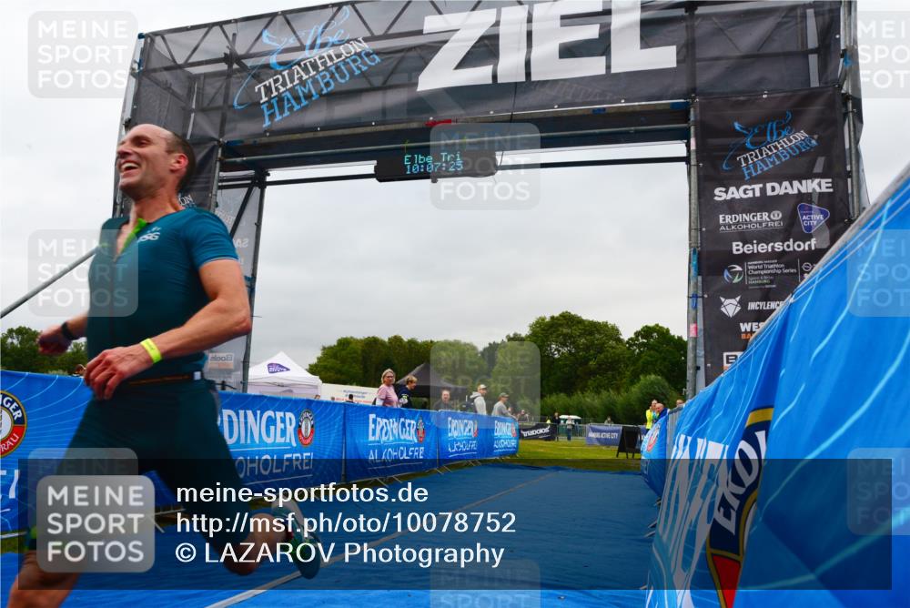 30.08.2026 - Elbe Triathlon Hamburg LAZAROV Photography http://msf.ph/oto/10078752 30.08.2026 10:07:26 Ziel 199, 207 meine-sportfotos.de