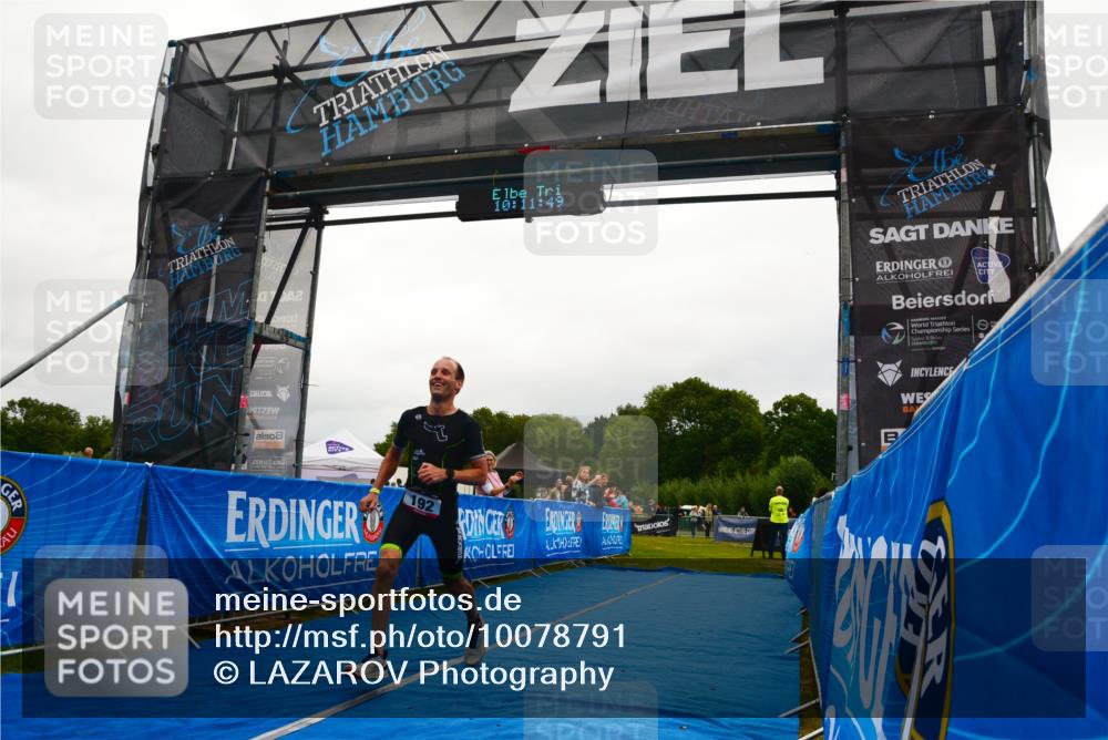 30.08.2026 - Elbe Triathlon Hamburg LAZAROV Photography http://msf.ph/oto/10078791 30.08.2026 10:11:49 Ziel 192 meine-sportfotos.de