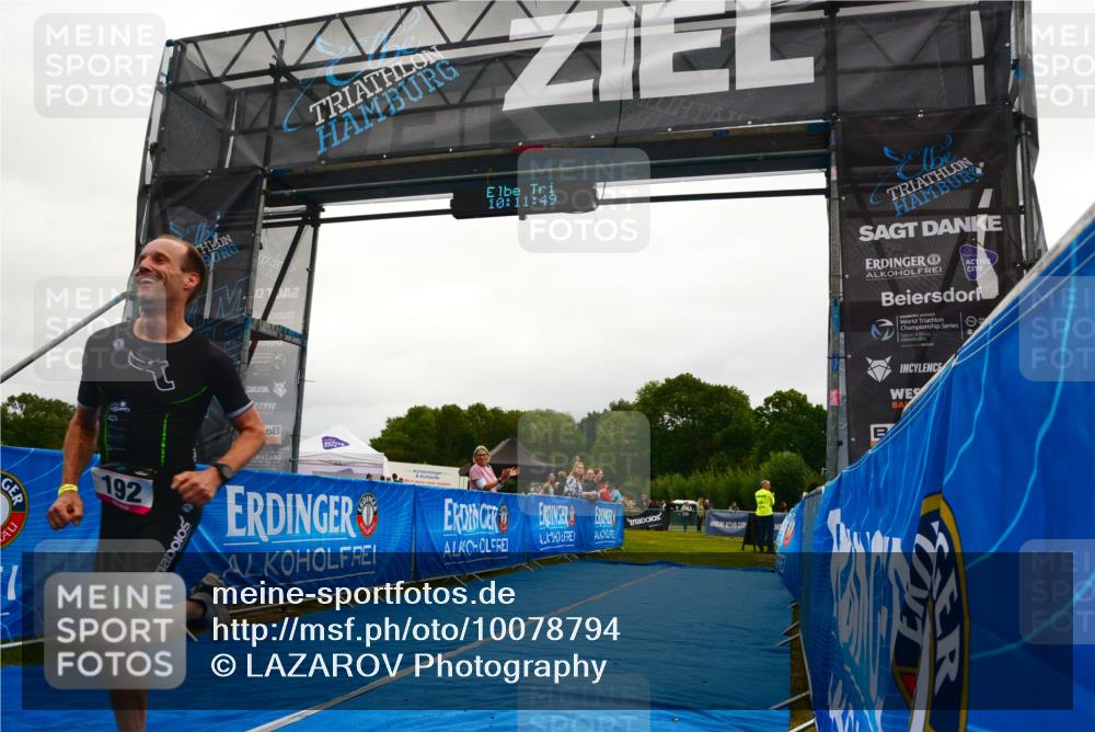 30.08.2026 - Elbe Triathlon Hamburg LAZAROV Photography http://msf.ph/oto/10078794 30.08.2026 10:11:50 Ziel 192 meine-sportfotos.de