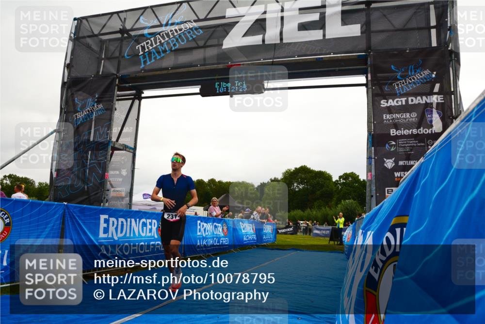 30.08.2026 - Elbe Triathlon Hamburg LAZAROV Photography http://msf.ph/oto/10078795 30.08.2026 10:12:26 Ziel 231 meine-sportfotos.de
