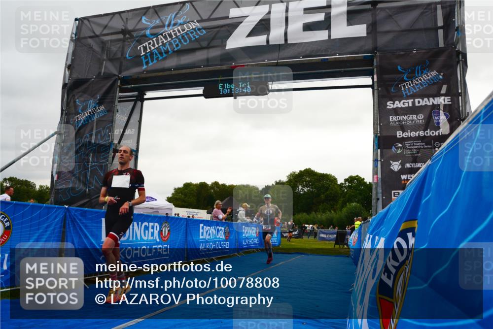 30.08.2026 - Elbe Triathlon Hamburg LAZAROV Photography http://msf.ph/oto/10078808 30.08.2026 10:13:41 Ziel 220, 227 meine-sportfotos.de