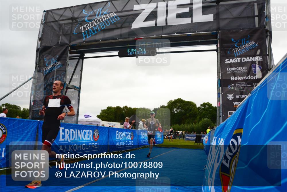 30.08.2026 - Elbe Triathlon Hamburg LAZAROV Photography http://msf.ph/oto/10078809 30.08.2026 10:13:41 Ziel 220, 227 meine-sportfotos.de