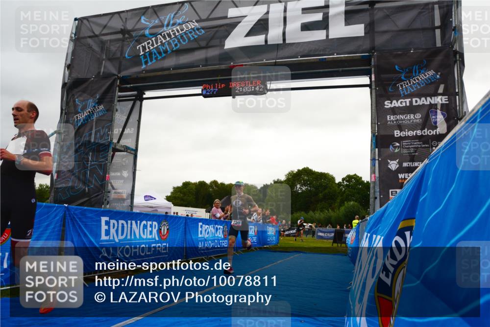 30.08.2026 - Elbe Triathlon Hamburg LAZAROV Photography http://msf.ph/oto/10078811 30.08.2026 10:13:41 Ziel 220, 227 meine-sportfotos.de