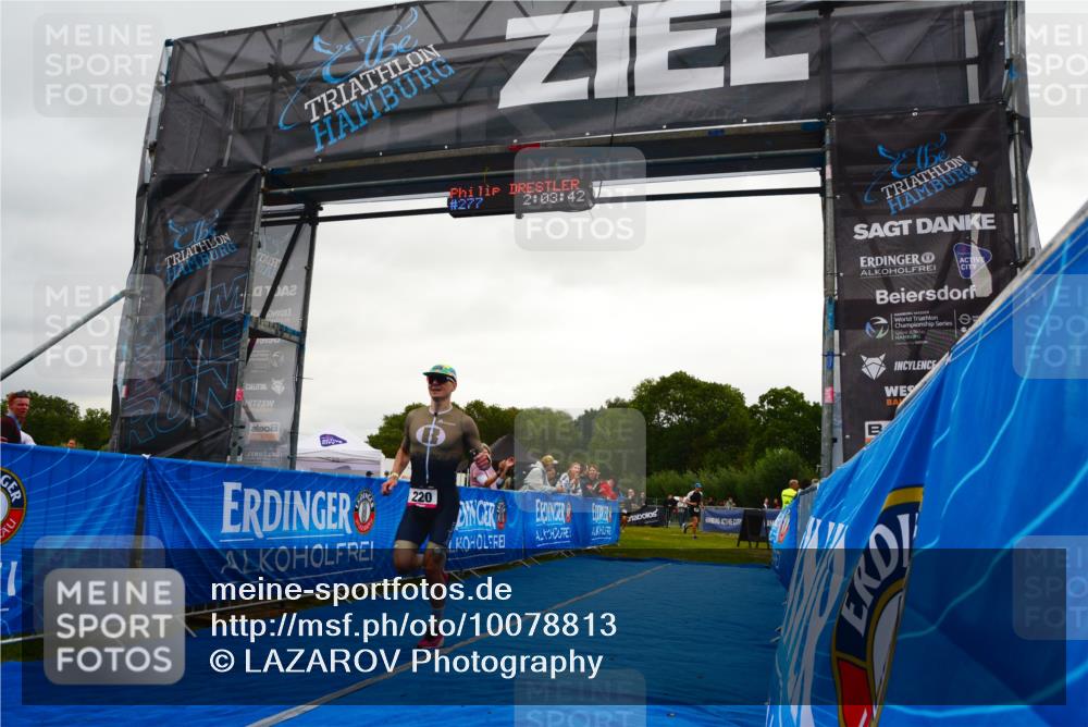 30.08.2026 - Elbe Triathlon Hamburg LAZAROV Photography http://msf.ph/oto/10078813 30.08.2026 10:13:42 Ziel 220, 227 meine-sportfotos.de