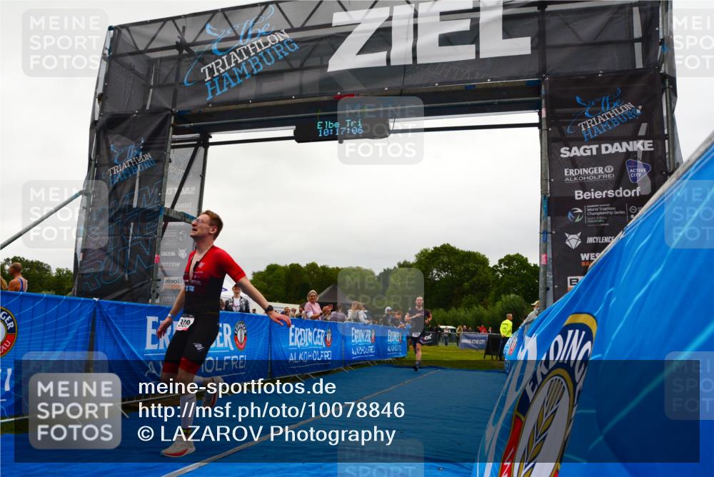30.08.2026 - Elbe Triathlon Hamburg LAZAROV Photography http://msf.ph/oto/10078846 30.08.2026 10:17:07 Ziel 230, 309 meine-sportfotos.de