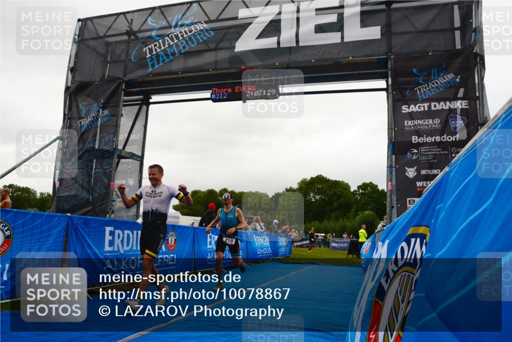 30.08.2026 - Elbe Triathlon Hamburg LAZAROV Photography http://msf.ph/oto/10078867 30.08.2026 10:17:40 Ziel 210, 272 meine-sportfotos.de