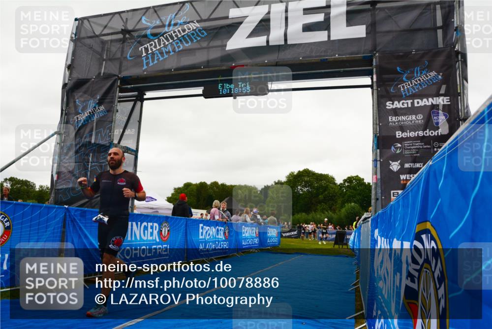 30.08.2026 - Elbe Triathlon Hamburg LAZAROV Photography http://msf.ph/oto/10078886 30.08.2026 10:18:56 Ziel 235 meine-sportfotos.de