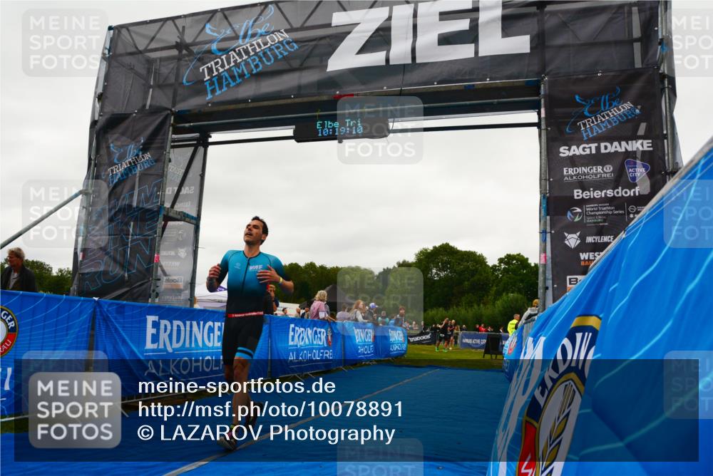 30.08.2026 - Elbe Triathlon Hamburg LAZAROV Photography http://msf.ph/oto/10078891 30.08.2026 10:19:11 Ziel 211 meine-sportfotos.de