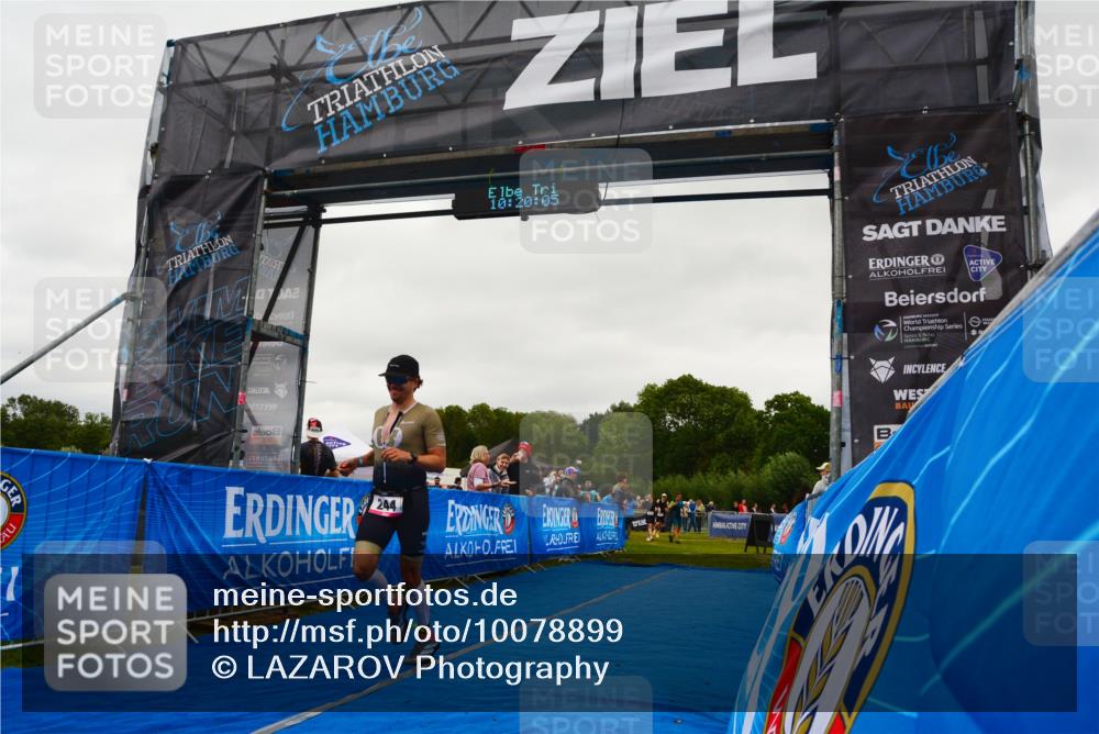 30.08.2026 - Elbe Triathlon Hamburg LAZAROV Photography http://msf.ph/oto/10078899 30.08.2026 10:20:06 Ziel 244 meine-sportfotos.de