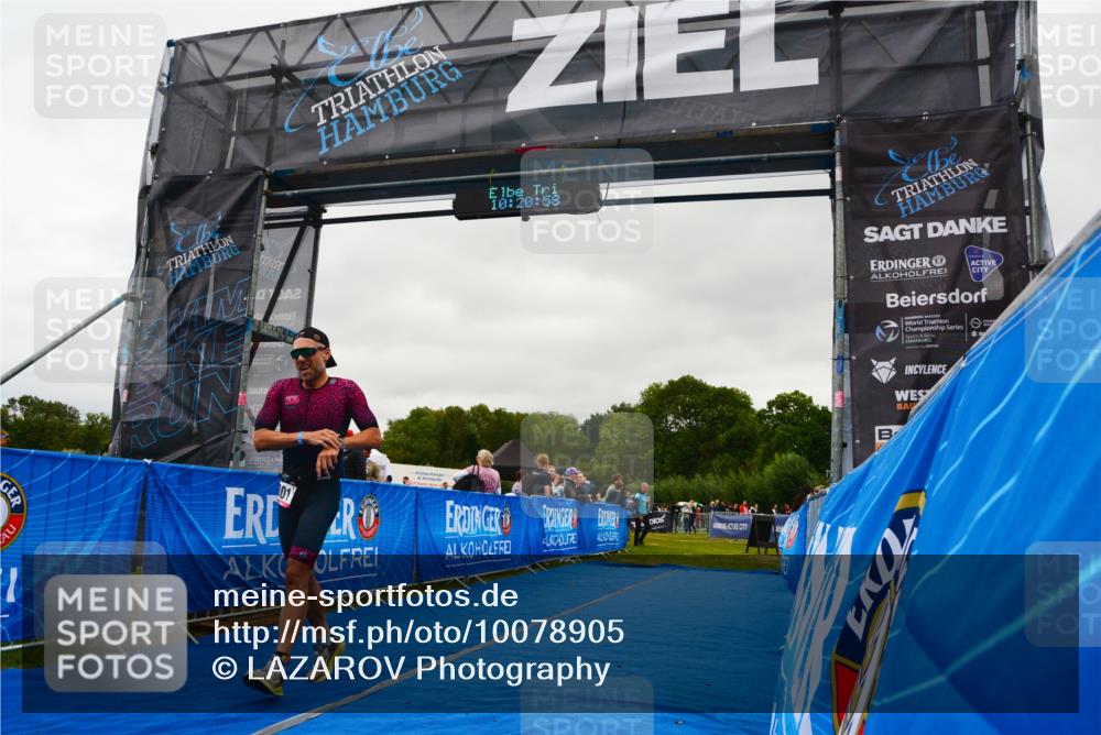 30.08.2026 - Elbe Triathlon Hamburg LAZAROV Photography http://msf.ph/oto/10078905 30.08.2026 10:20:58 Ziel 301 meine-sportfotos.de